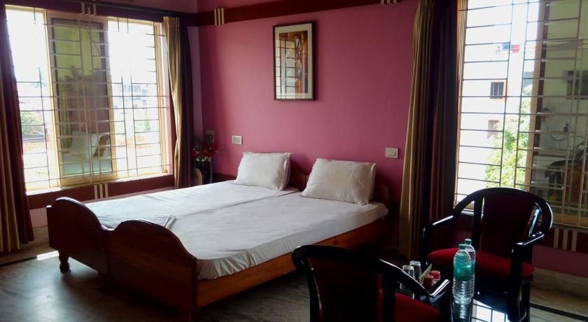 Hotel Avion Inn Ahmedabad Bagian luar foto
